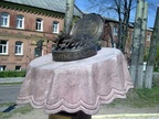 памятник балтийским шпротам.
