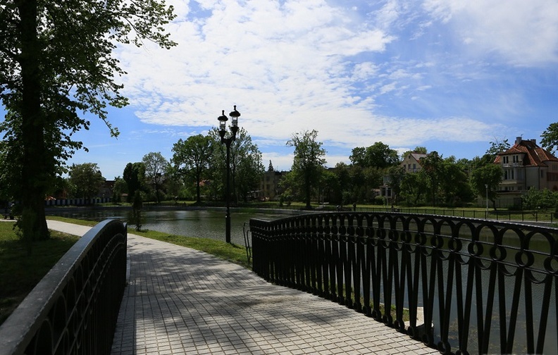 Озеро Поплавок-Хлебное (Zwillings-See), в районе ул. Чапаева и пр. Мира.