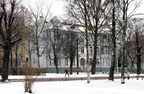 Дом на зимней улице Комсомольской в Калининграде.