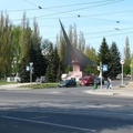 Стелла-памятник на пересечении ул. Гайдара и Советского пр.