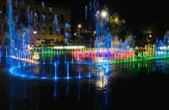 В Калининграде запустили светомузыкальный фонтан (2020). 