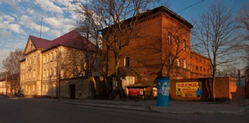 г. Нестеров, здание суда и тюрьмы.